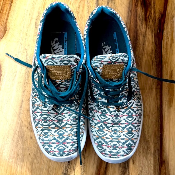 Aztec pattern workout Vans. - Picture 1 of 6